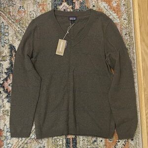 NWT Patagonia Cashmere V-Neck Sweater in Earthy Brown